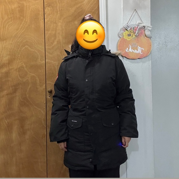 Canada Goose Coat - Picture 6 of 6